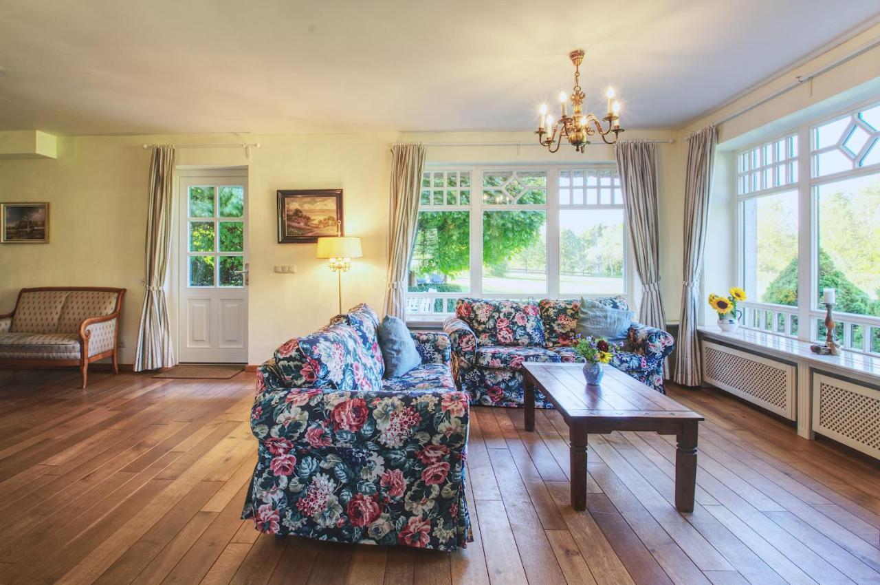 Reetdachhaus Mit Grossem Garten Und Kamin Marlow Exteriér fotografie